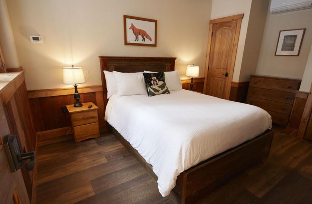 Double Room with Balcony interior